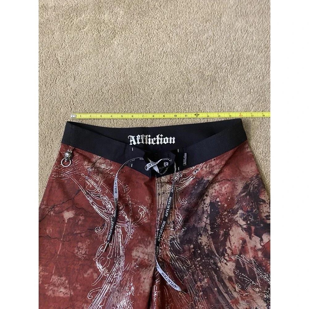 Affliction Vintage Y2K Skull Medallion Red Black Board Shorts Men’s Size 32